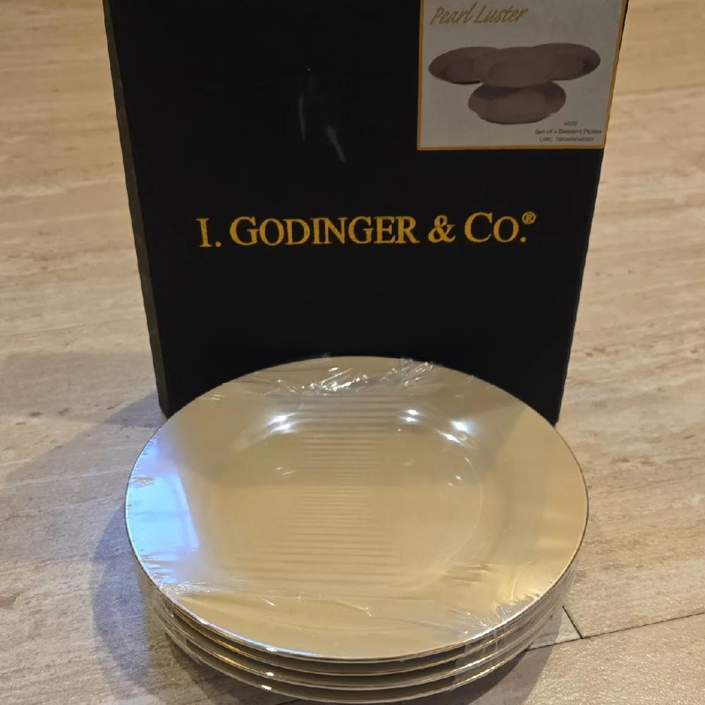 New I. Godinger & Co. Set of 4 Pearl Luster Beige Dessert Plates - Picture 1 of 7